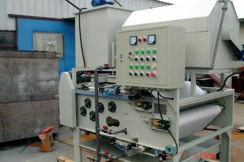 ISO9001 গ্র্যাভিটি স্লজ থিকেনার 40 এম 3 / ঘন্টা এন্টি ব্লগিং